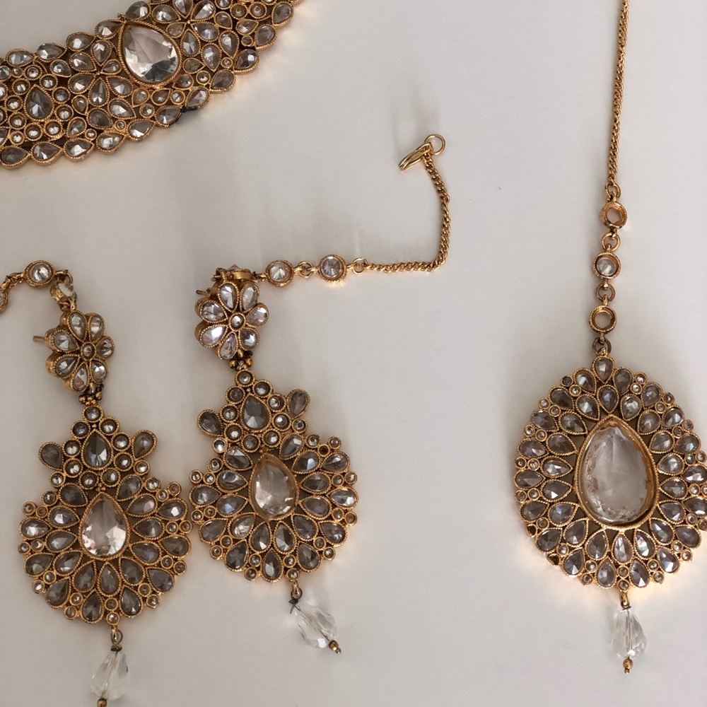 Gold Indian/ Punjabi necklace set - Picture 8 of 14
